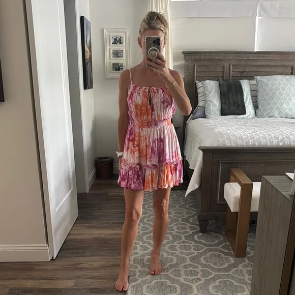 Tularosa Women's Pink and White Dress - Picture 5 of 7